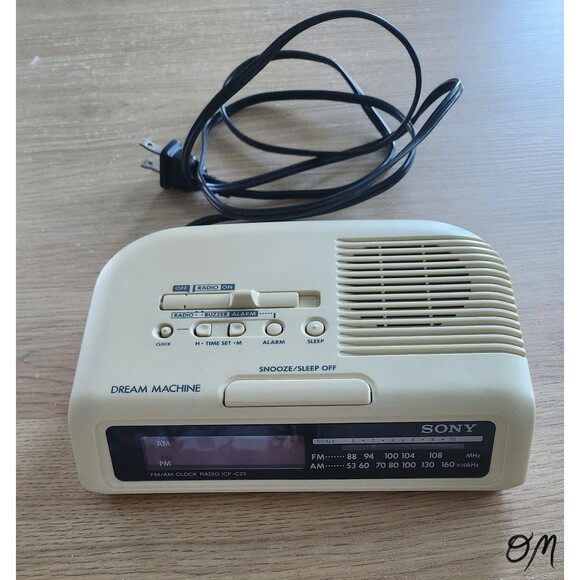 Vintage Sony Dream Machine Alarm Clock Radio Model ICF-C25 WORKS! - Picture 1 of 6